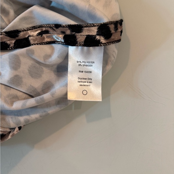 HVN dress - size 2 - Picture 10 of 15